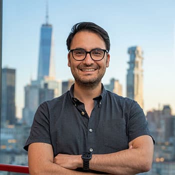 alejandro-olvera_headshot.jpg