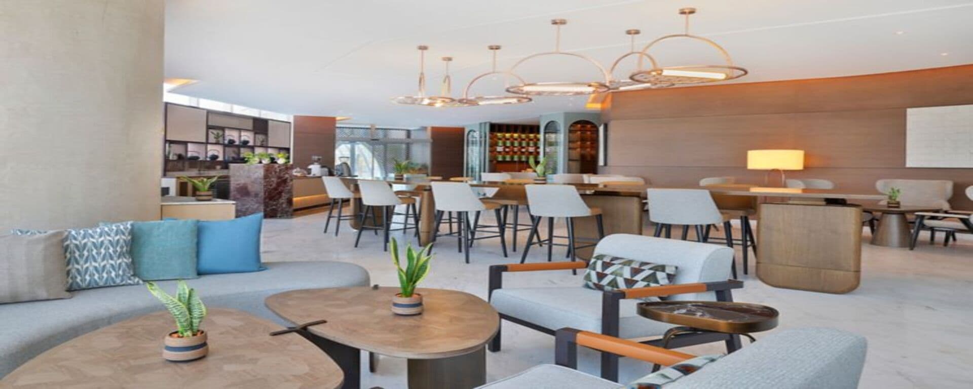 jw-ruhjb-the-capital-lounge-29034_Classic-Hor.jpg