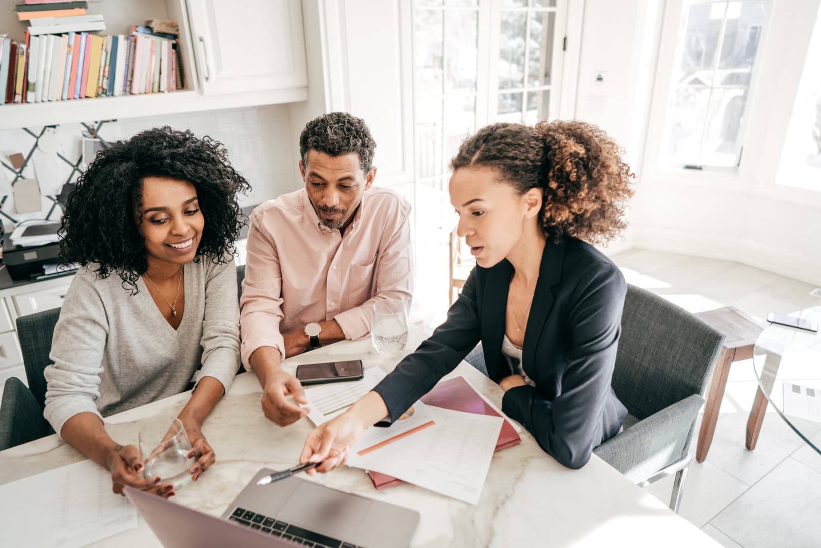 the-role-of-bi-in-financial-compliance.jpg