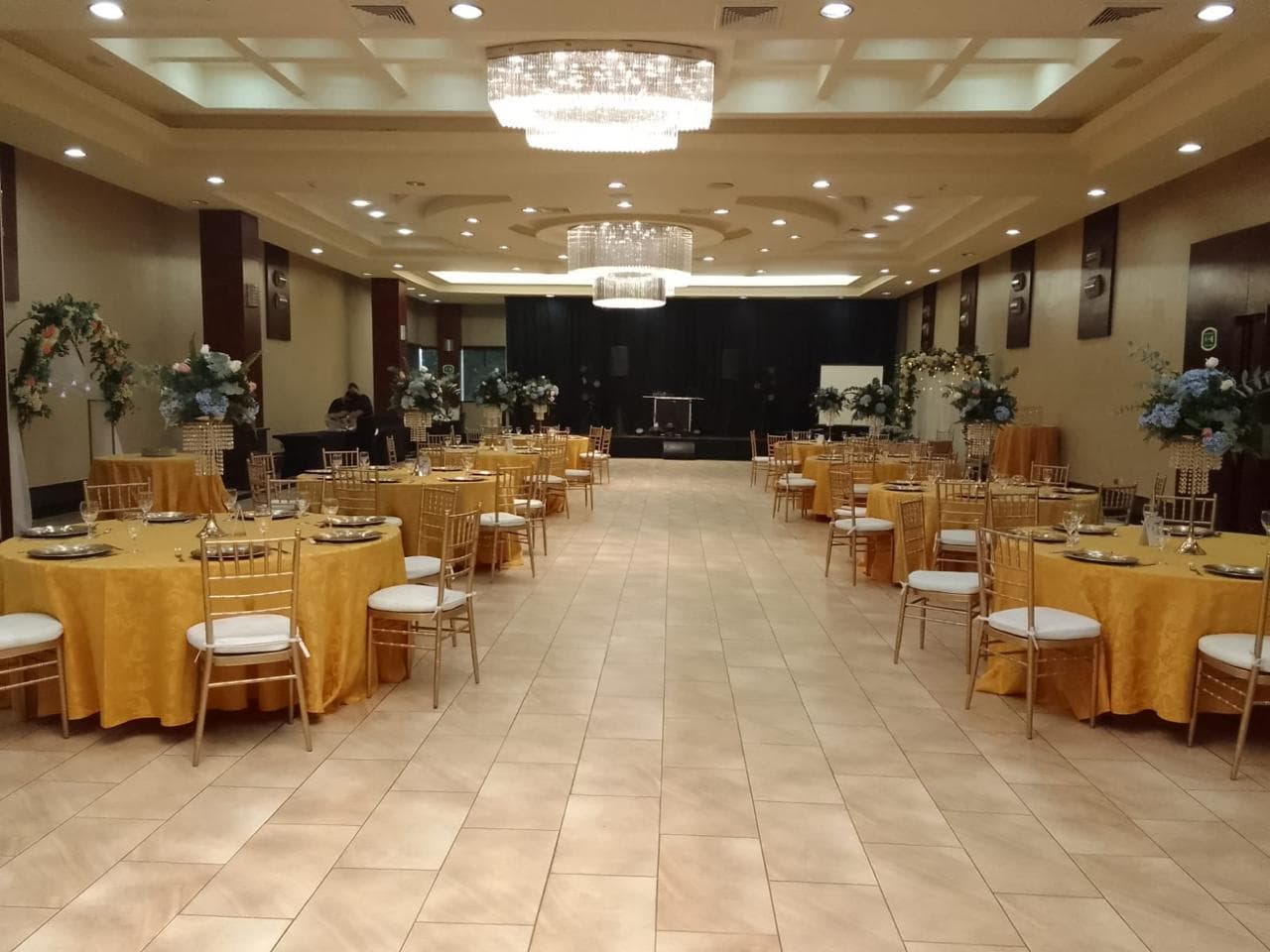 salon 2.jpeg
