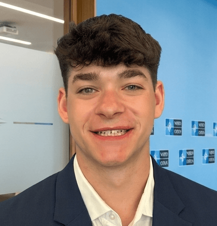 Ryan Karlan Headshot copy.png