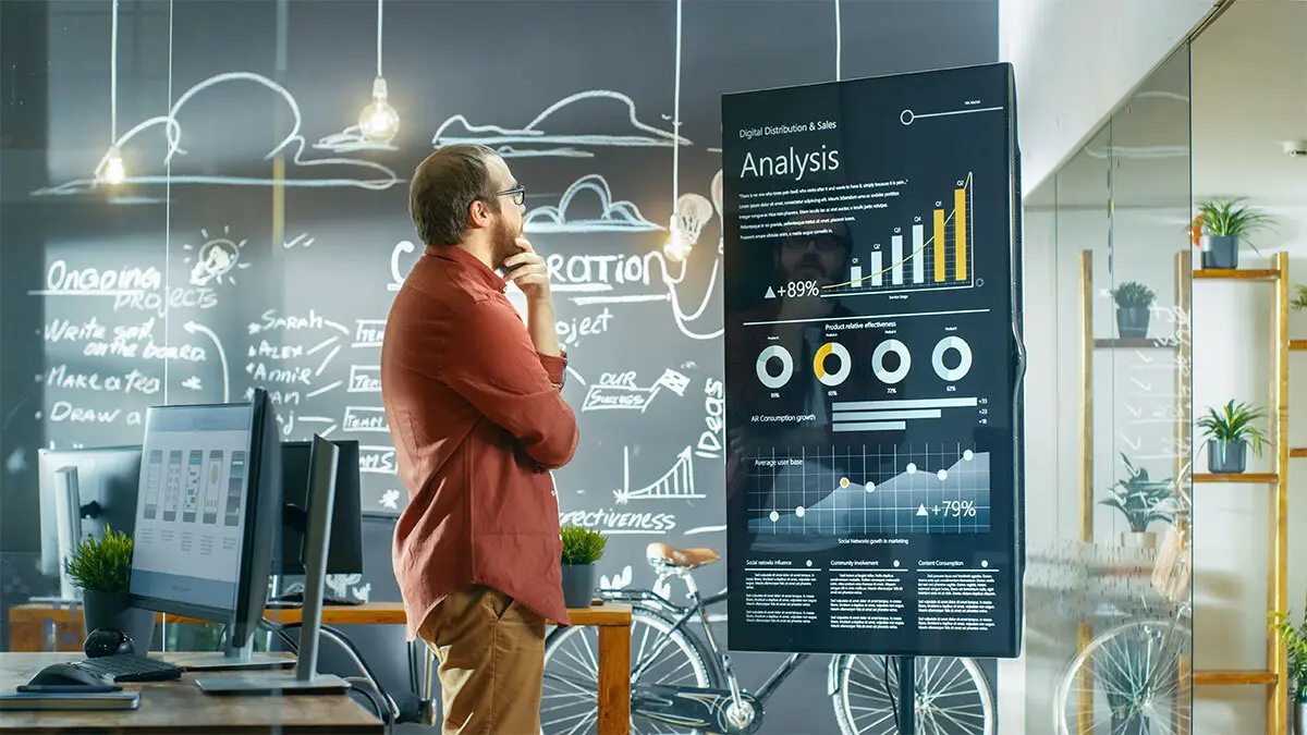 microworld2022_clould-analytics.jpg